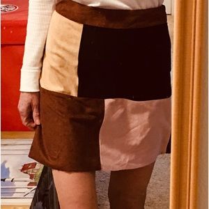 🤎💗👢faux suede leather mini skirt. Sz Small